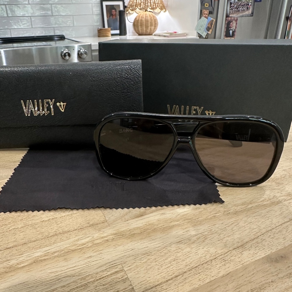 Valley Eyewear Bang Polarized Sunglasses in Black